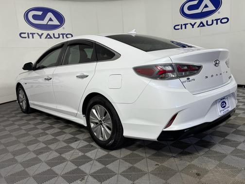 2019 Hyundai SONATA Hybrid SE