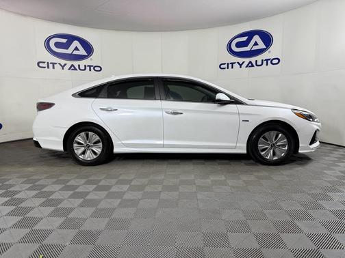 2019 Hyundai SONATA Hybrid SE
