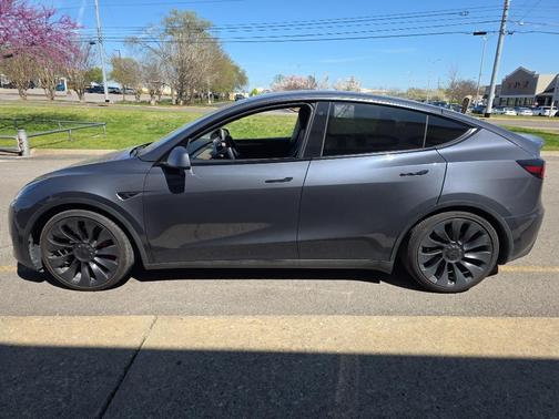 GRAY 2023 Tesla Model Y Performance Dual Motor All-Wheel Drive