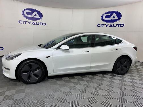 Pearl White Multi-Coat 2019 Tesla Model 3 Long Range