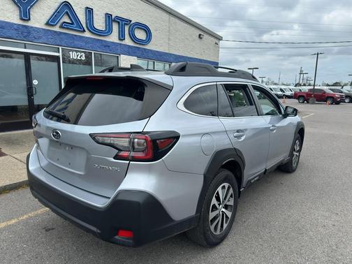 Ice Silver Metallic 2023 Subaru Outback Premium