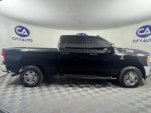 2024 RAM 2500 Tradesman Crew Cab 4x4 6'4' Box