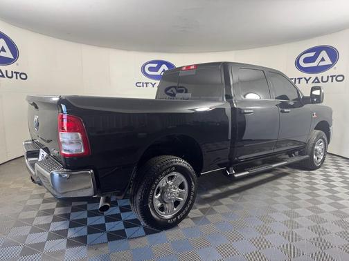 2024 RAM 2500 Tradesman Crew Cab 4x4 6'4' Box