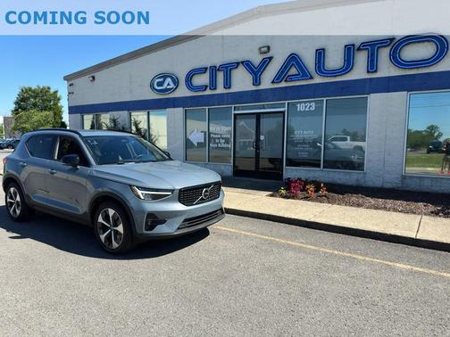 Fjord Blue Metallic 2023 Volvo XC40 B4 Ultimate Dark Theme