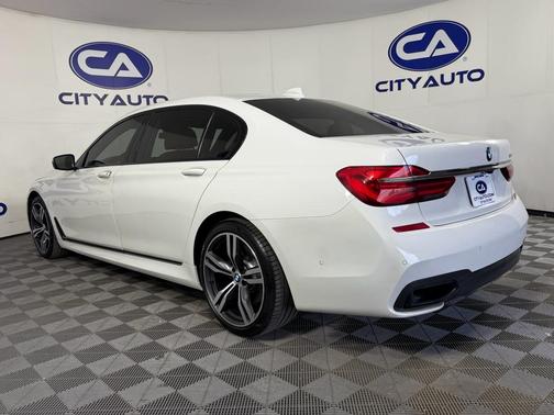 2016 BMW 740 740i