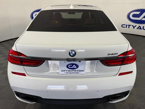 2016 BMW 740 740i