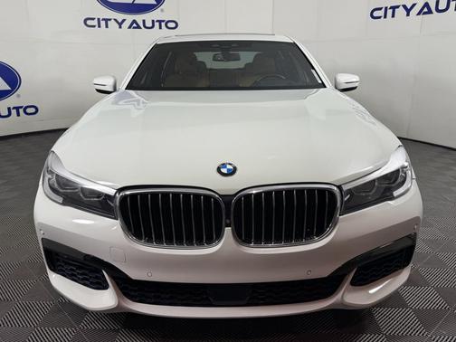 2016 BMW 740 740i