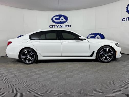 2016 BMW 740 740i
