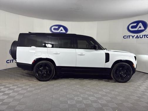 2023 Land Rover Defender 130 X-Dynamic SE