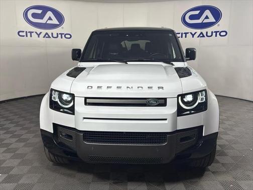 2023 Land Rover Defender 130 X-Dynamic SE
