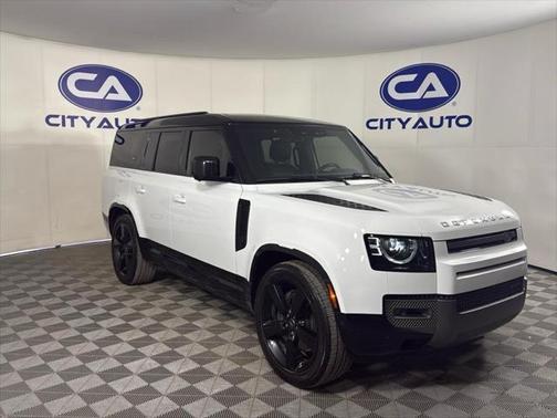 2023 Land Rover Defender 130 X-Dynamic SE