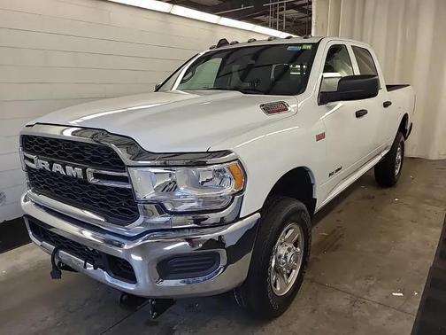 Bright White Clearcoat 2021 RAM 2500 Tradesman Crew Cab 4x4 6'4' Box