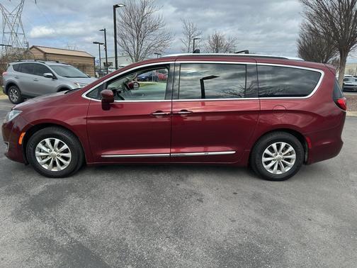 2018 Chrysler Pacifica Touring-L