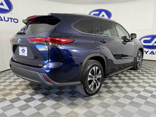2020 Toyota Highlander Hybrid XLE