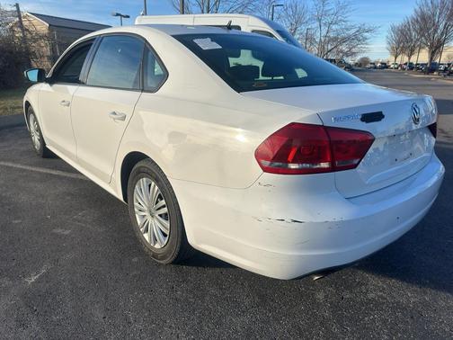 2014 Volkswagen Passat 2.5L S
