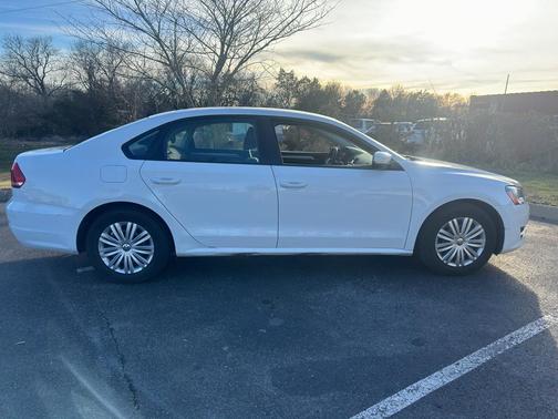 2014 Volkswagen Passat 2.5L S