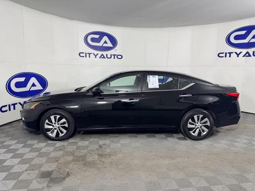 2022 Nissan Altima S FWD