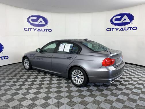 Titanium Silver Metallic 2009 BMW 328 xDrive