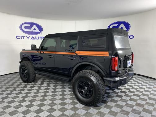 Shadow Black 2022 Ford Bronco
