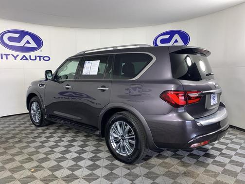 2023 INFINITI QX80 Luxe