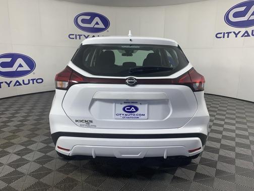 2022 Nissan Kicks S