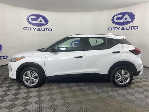 2022 Nissan Kicks S