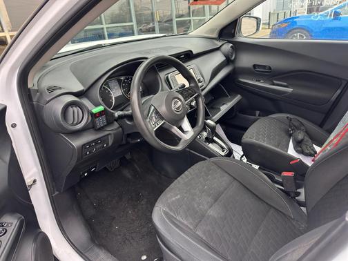 2022 Nissan Kicks S
