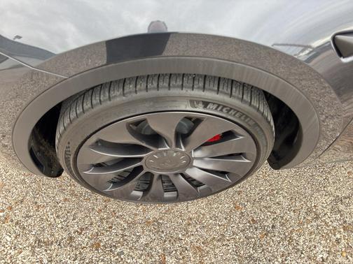 Stealth Grey 2024 Tesla Model Y Performance Dual Motor All-Wheel Drive
