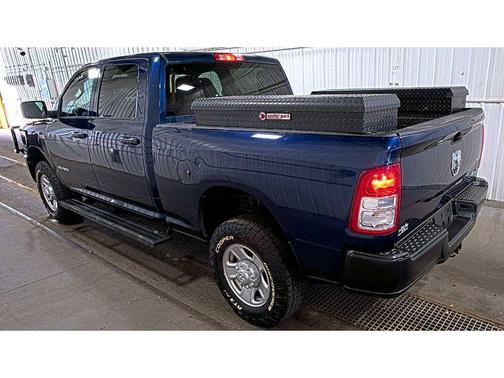 2021 RAM 2500 Tradesman Crew Cab 4x4 6'4' Box