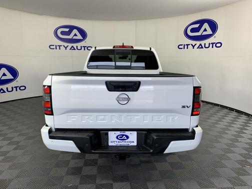 Glacier White 2022 Nissan Frontier SV
