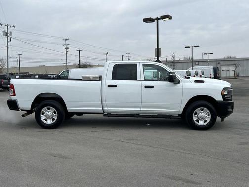2023 RAM 2500 Tradesman Crew Cab 4x2 8' Box