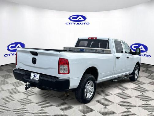 2023 RAM 2500 Tradesman Crew Cab 4x2 8' Box