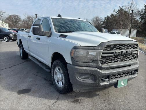 2023 RAM 2500 Tradesman Crew Cab 4x2 8' Box