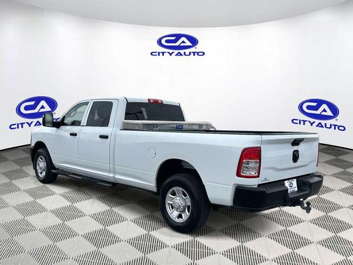 2023 RAM 2500 Tradesman Crew Cab 4x2 8' Box