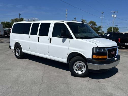 Summit White 2025 GMC Savana 3500 RWD 3500 Extended Wheelbase LT