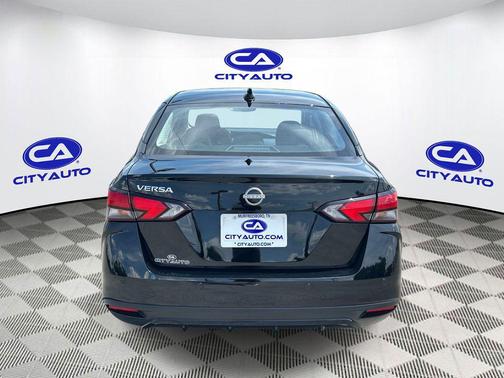 Super Black 2025 Nissan Versa 1.6 SV