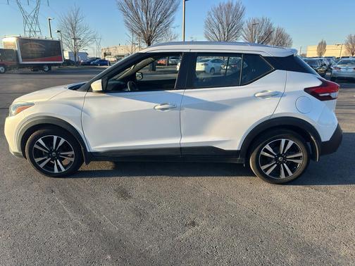 2020 Nissan Kicks SV