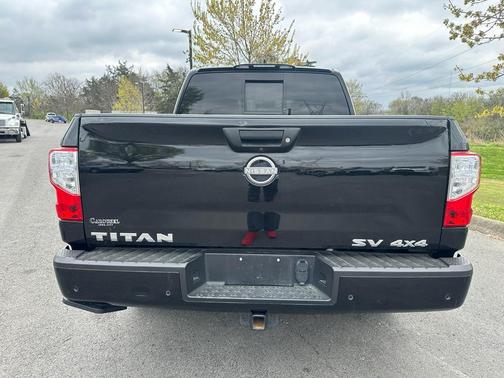 Super Black 2023 Nissan Titan SV