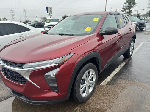 2025 Chevrolet Trax LS