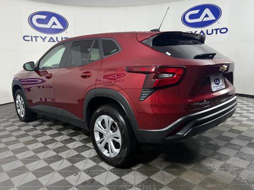 2025 Chevrolet Trax LS