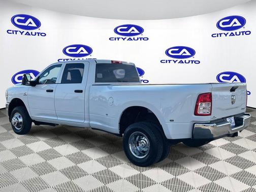 2024 RAM 3500 Tradesman Crew Cab 4x4 8' Box