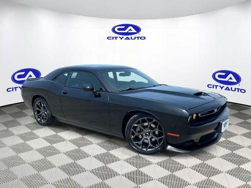 Pitch Black Clearcoat 2022 Dodge Challenger GT