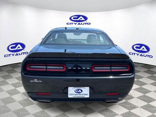 Pitch Black Clearcoat 2022 Dodge Challenger GT