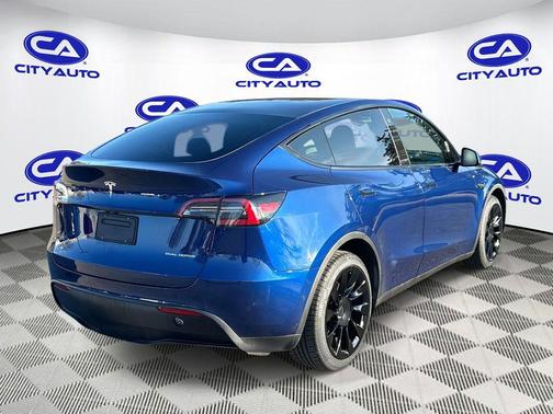 2022 Tesla Model Y Long Range Dual Motor All-Wheel Drive