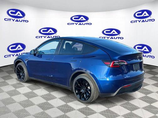 2022 Tesla Model Y Long Range Dual Motor All-Wheel Drive