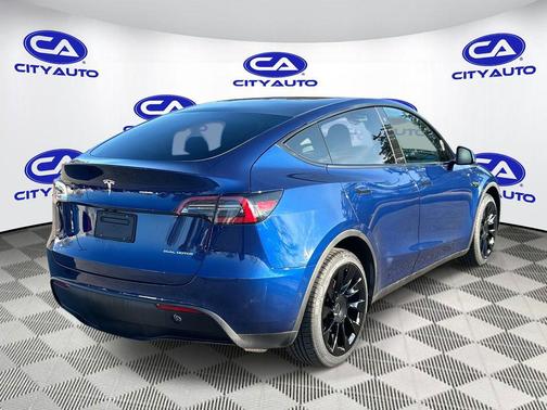 2022 Tesla Model Y Long Range Dual Motor All-Wheel Drive