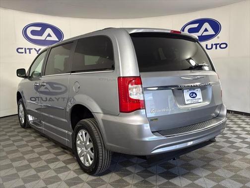 2015 Chrysler Town & Country Touring