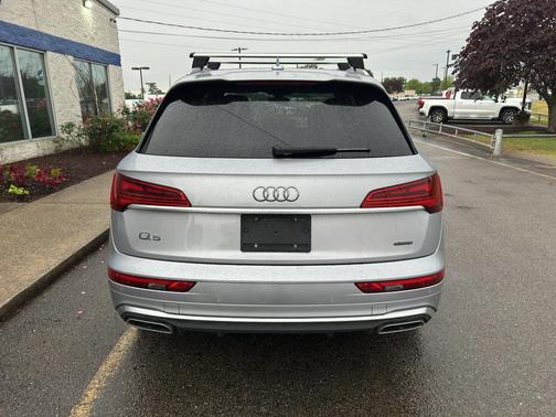 Florett Silver Metallic 2024 Audi Q5 45 S line Premium Plus