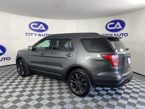 Magnetic Metallic 2019 Ford Explorer XLT