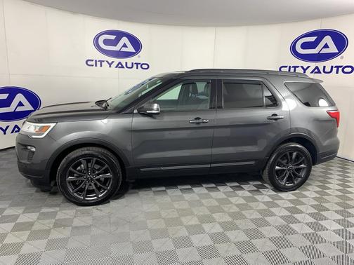 Magnetic Metallic 2019 Ford Explorer XLT